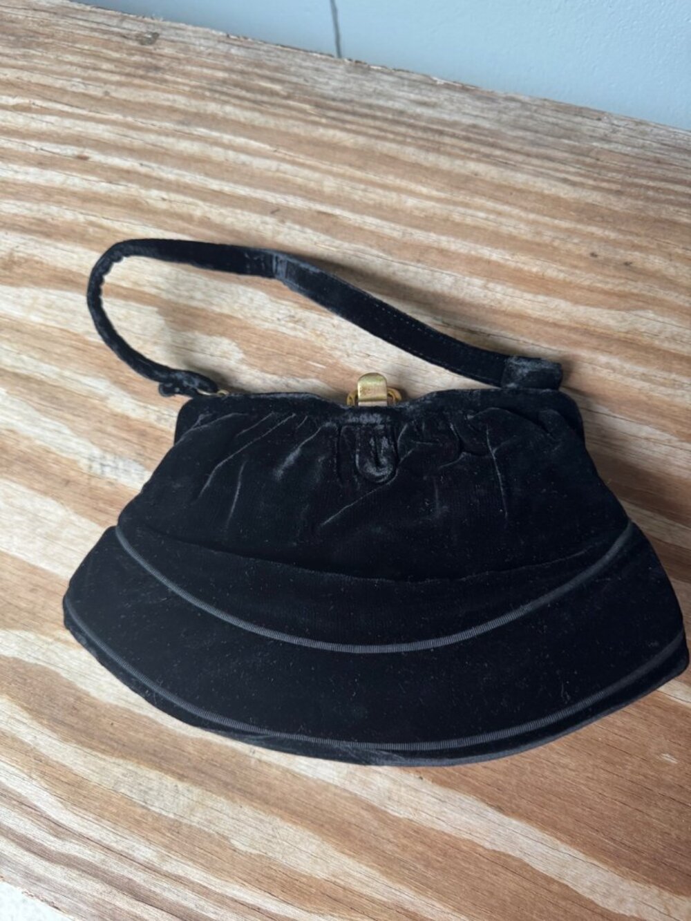 L&M Black Velvet Clutch Purse Vintage 50s Evening Bag Kiss Lock Top Handle